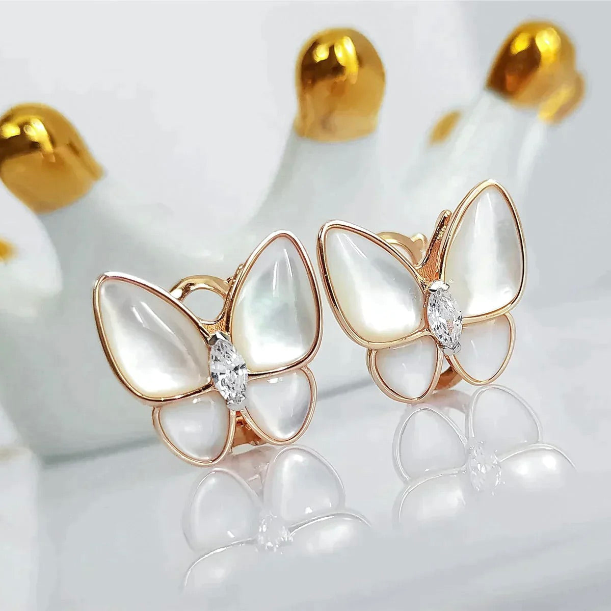 ¡®Lume Jewels¡¯BUTTERFLY MOP DIAMOND EARRINGS