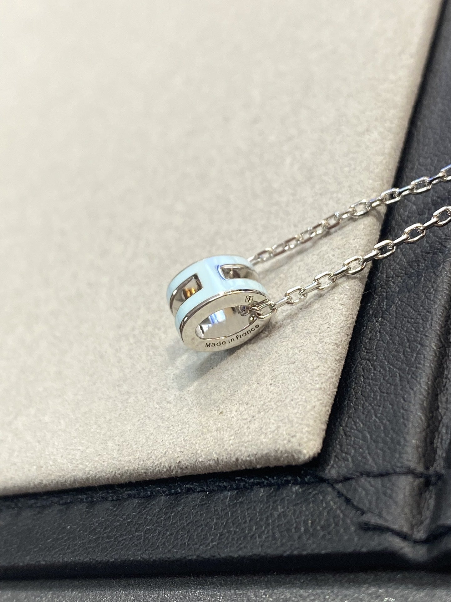¡®Lume Jewels¡¯POP H LIGHT BLUE NECKLACE