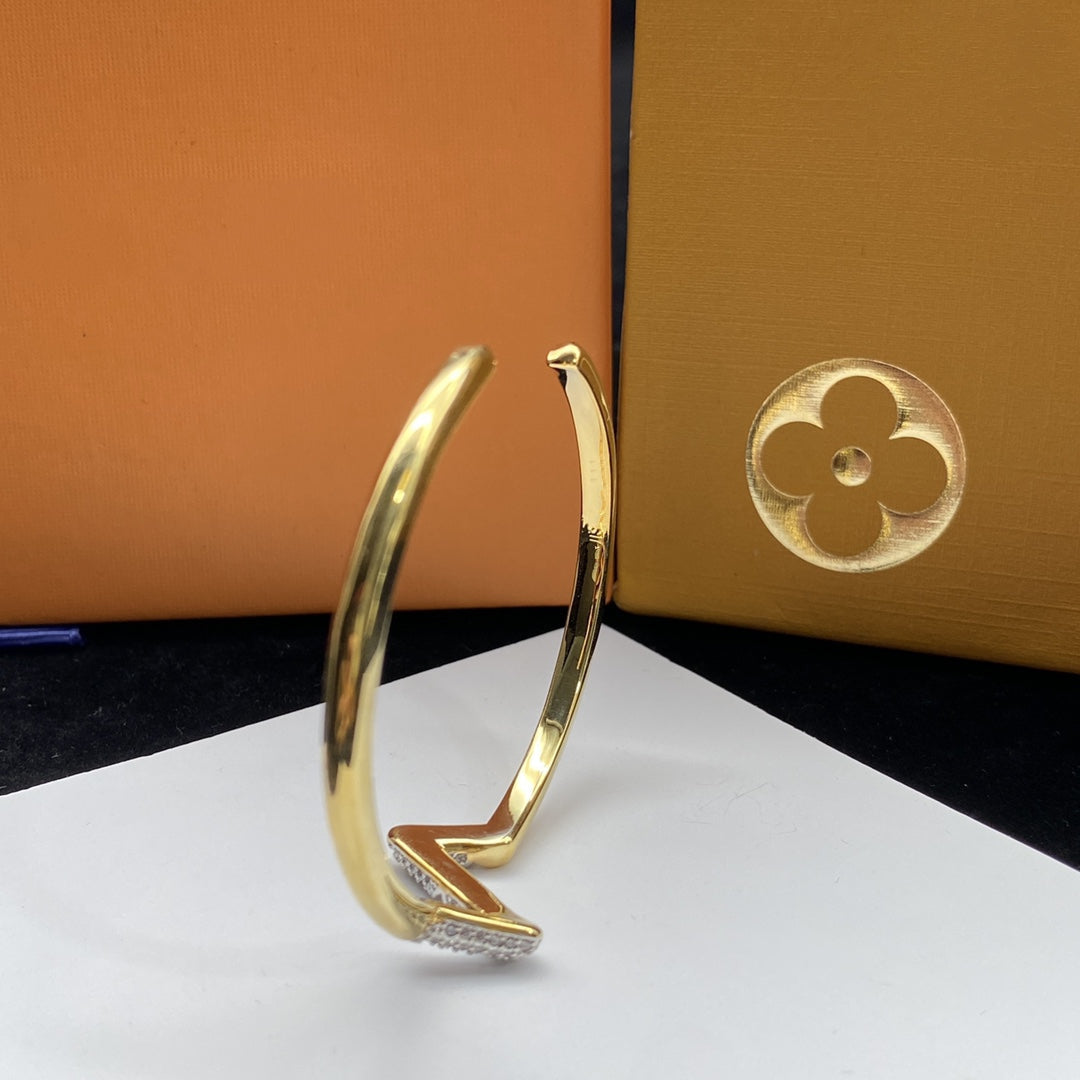 ¡®Lume Jewels¡¯VOLTE UPSITE DOWN DIAMOND GOLD OPEN BRACELET