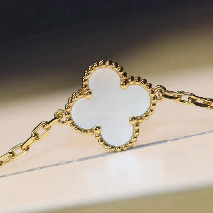 ¡®Lume Jewels¡¯CLOVER 20 MOTIFS WHITE MOP NECKLACE