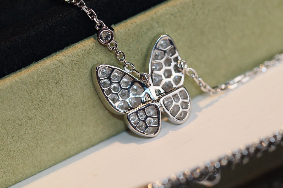 ¡®Lume Jewels¡¯BUTTERFLY DIAMOND NECKLACE