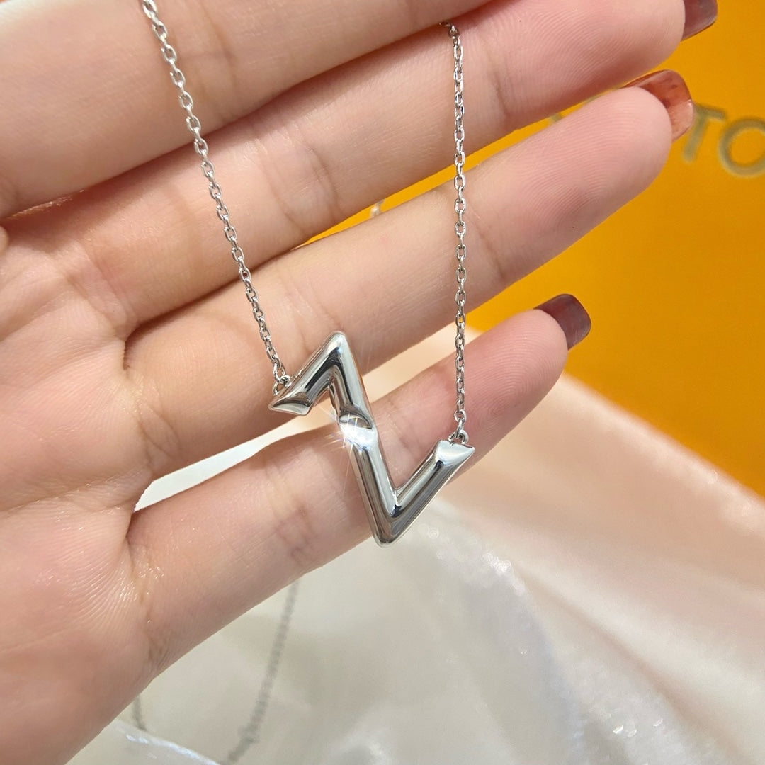 ¡®Lume Jewels¡¯VOLTE UPSIDE DOWN NECKLACE