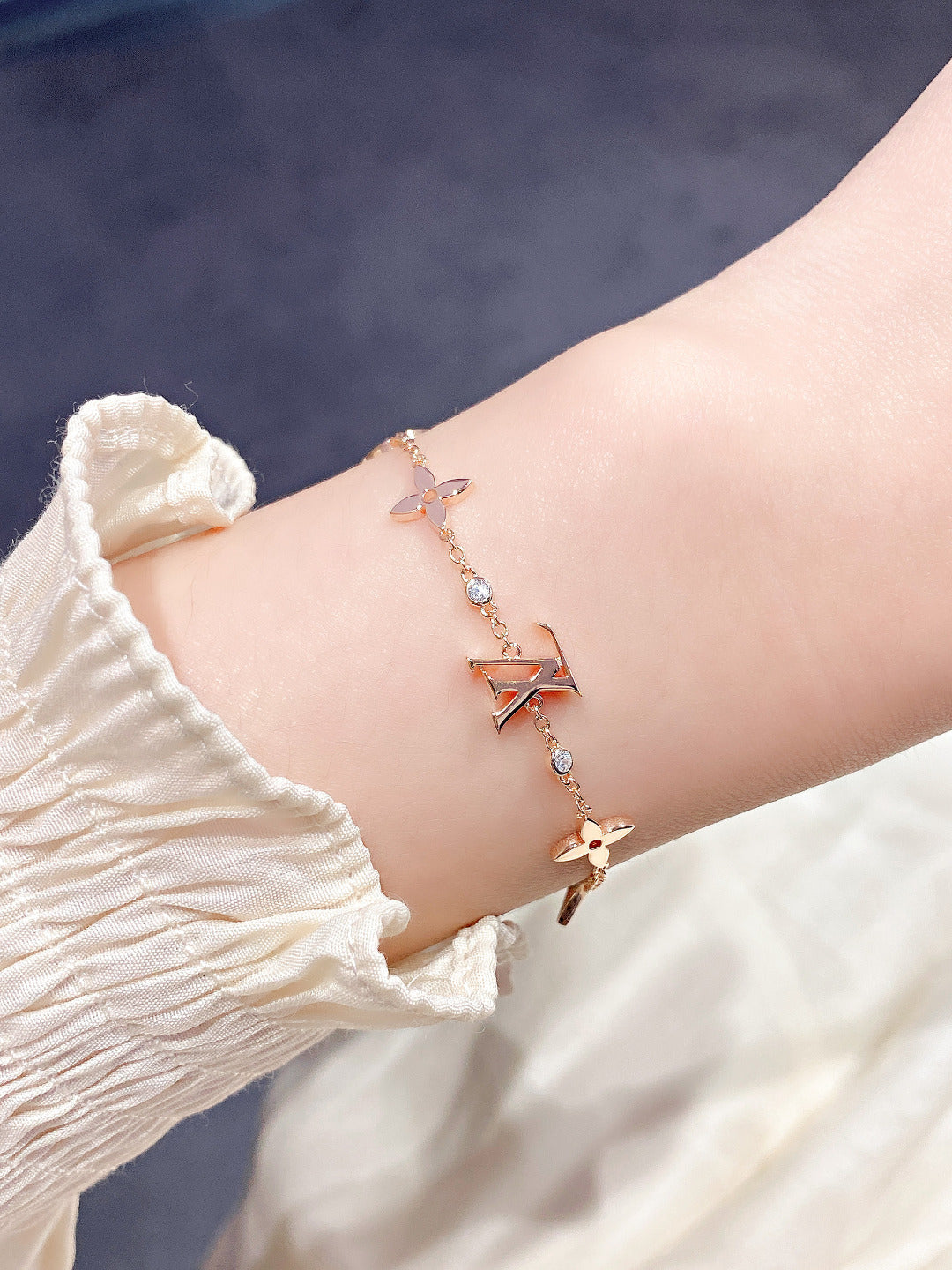 ¡®Lume Jewels¡¯STAR AND SUN 7 MOTIFS GOLD BRACELET