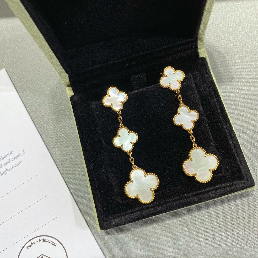 ¡®Lume Jewels¡¯CLOVER MOP 3 MOTIFS GOLD EARRINGS