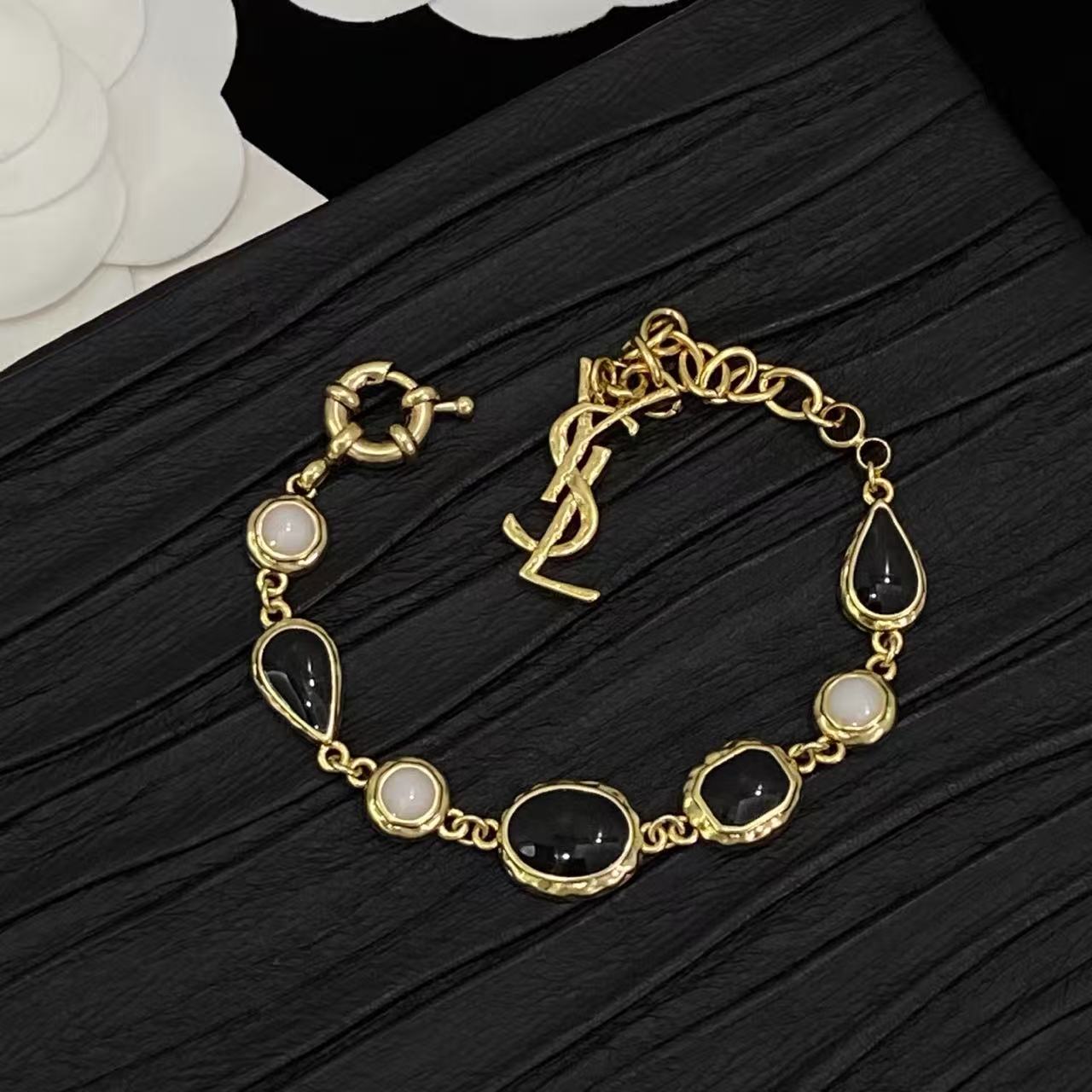 ¡®Lume JewelsCabochon Stone Bracelet