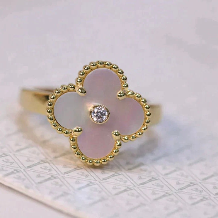 ¡®Lume Jewels¡¯CLOVER PINK MOP RING GOLD DIAMOND