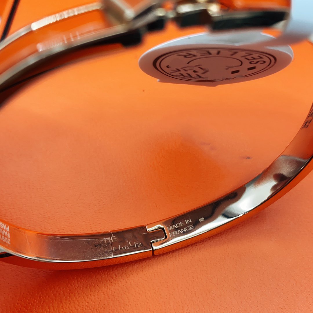 ¡®Lume Jewels¡¯CLASSIC HM CLIC RED 8MM ENAMEL BRACELET