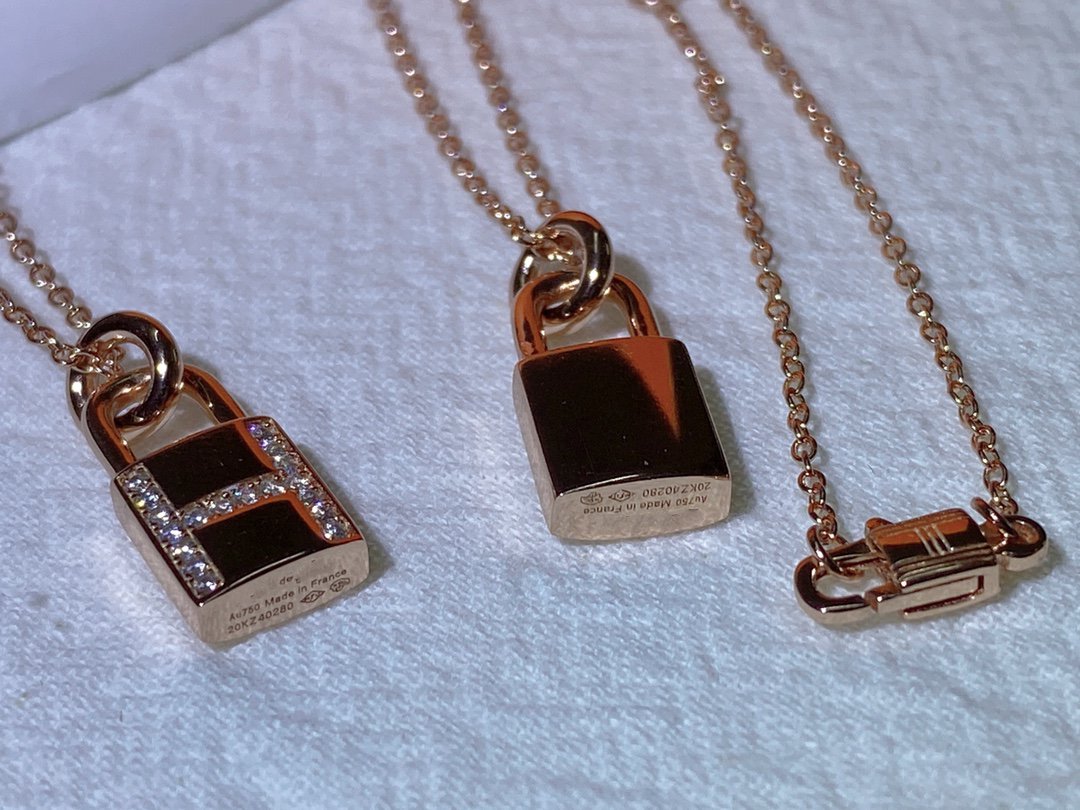 ¡®Lume Jewels¡¯HM ADVANCED NICHE LOCK HEAD NECKLACE DIAMONDS