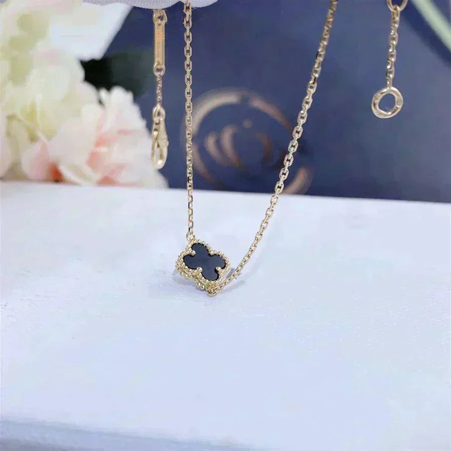 ¡®Lume Jewels¡¯CLOVER ONYX SINGLE FLOWER BRACELET
