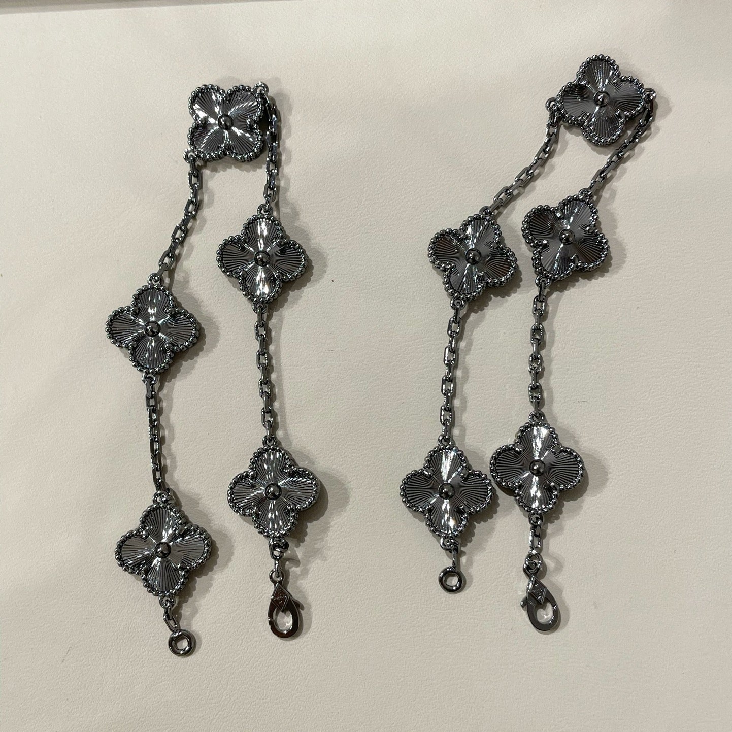 [Lume Jewels]New CLOVER 5 MOTIF BLACK BRACELET