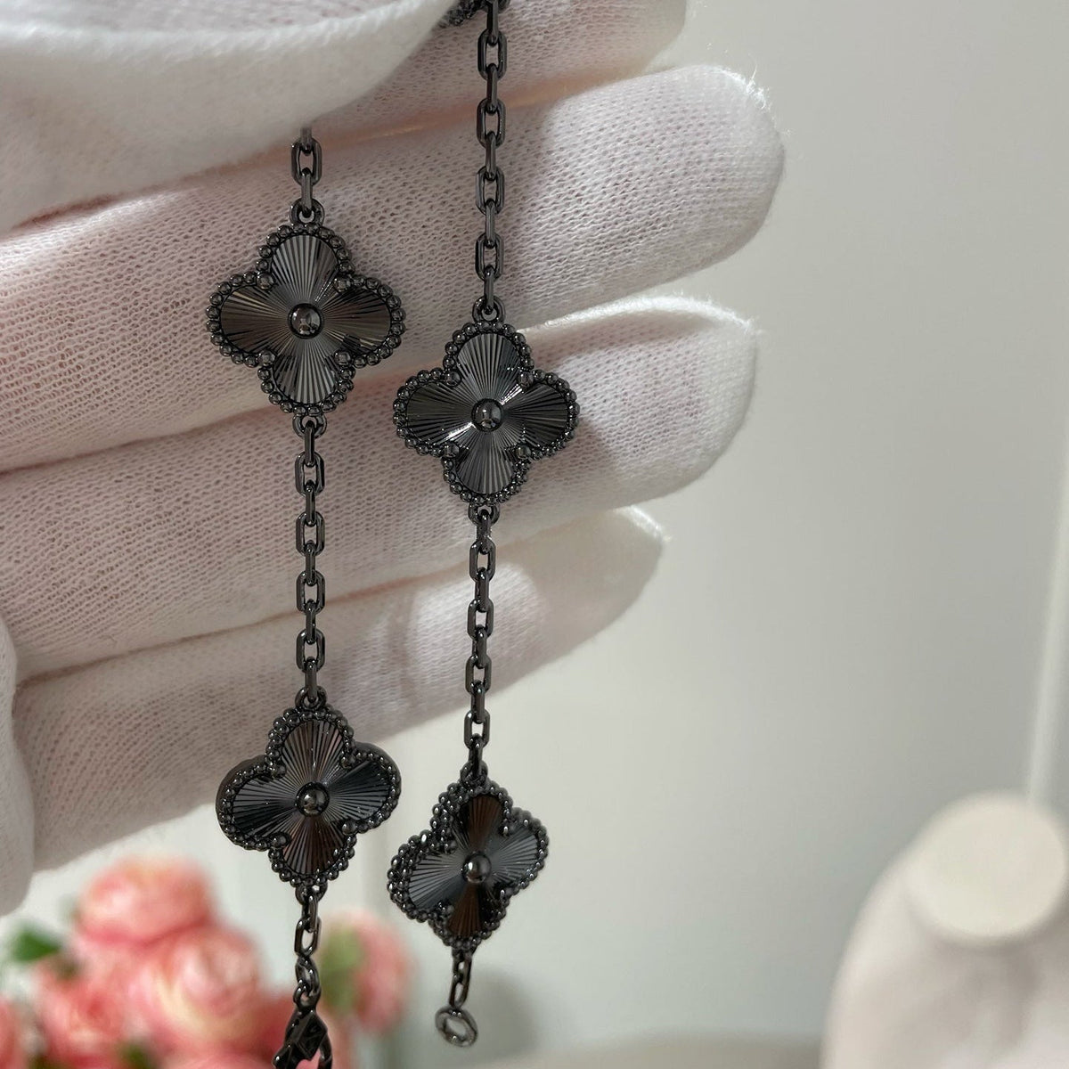 [Lume Jewels]New CLOVER 5 MOTIF BLACK BRACELET
