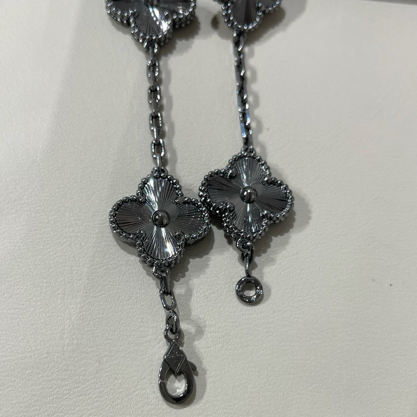 [Lume Jewels]New CLOVER 5 MOTIF BLACK BRACELET