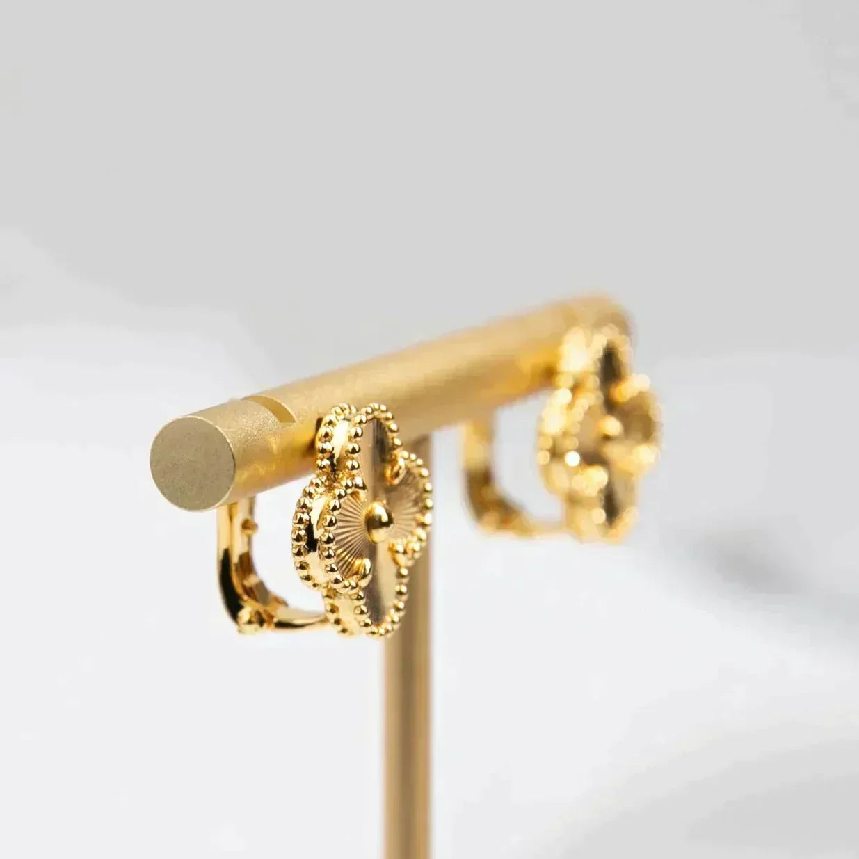 ¡®Lume Jewels¡¯CLOVER MEDIUM 1 MOTIFS LASER EARRINGS