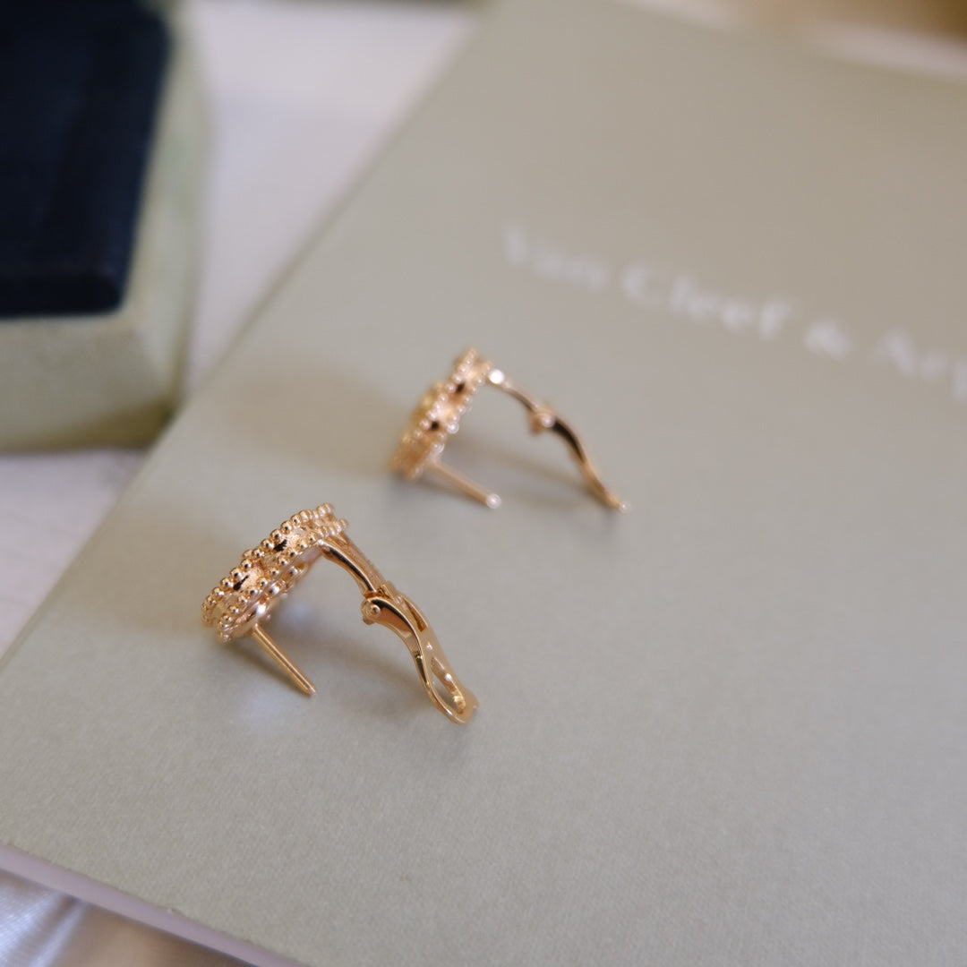 ¡®Lume Jewels¡¯LUCKY PINK GOLD WHITE MOP EARRINGS