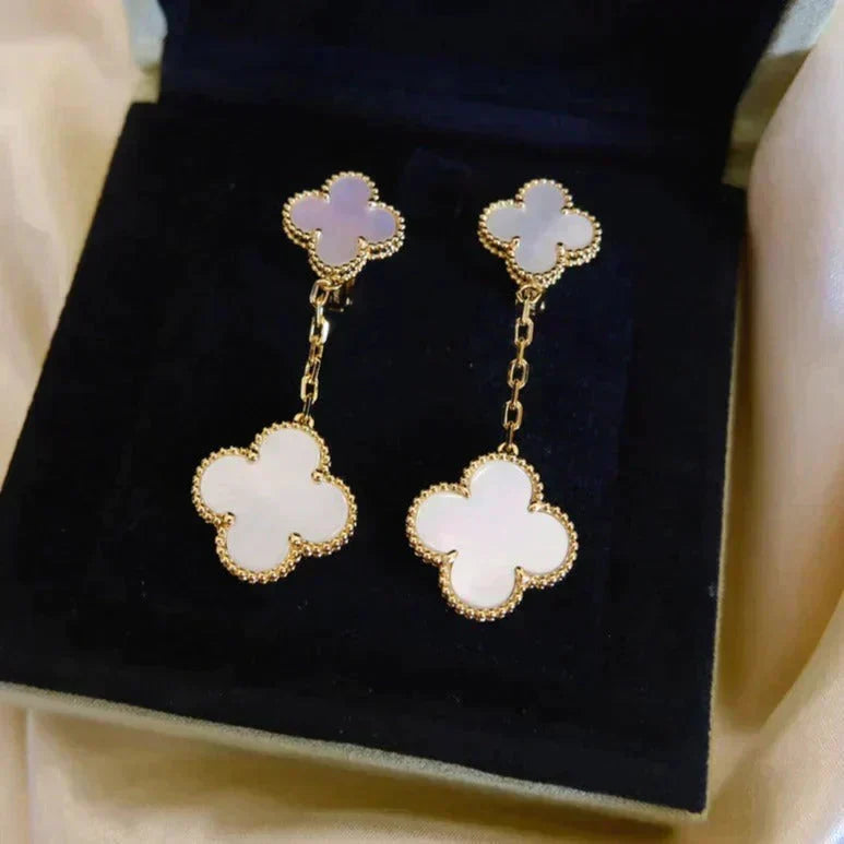 ¡®Lume Jewels¡¯CLOVER 2 MOTIF WHITE MOP EARRINGS