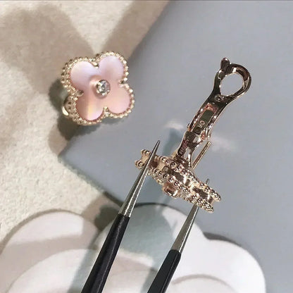 ¡®Lume Jewels¡¯CLOVER MEDIUM 1 MOTIFS  PINK MOP DIAMOND EARRINGS