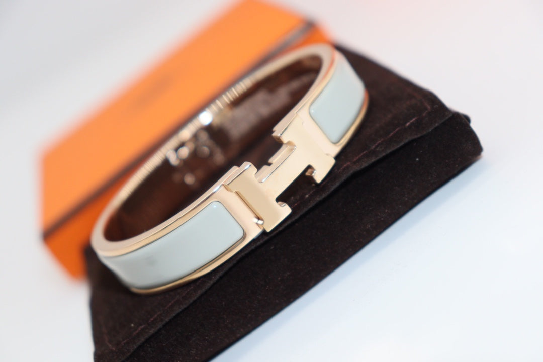 ¡®Lume Jewels¡¯H LIGHT BLUE BRACELET