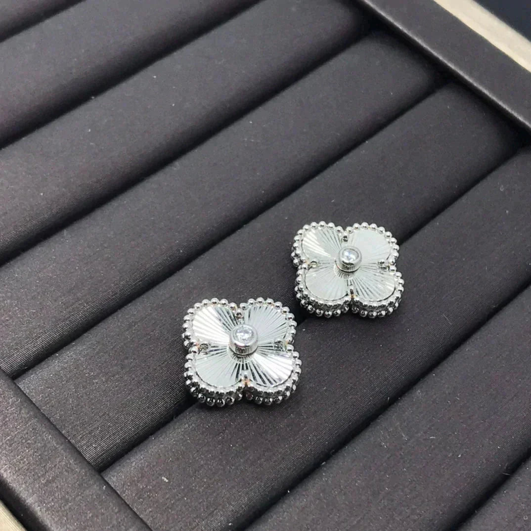 ¡®Lume Jewels¡¯CLOVER MINI 9.5MM LASER EARRINGS