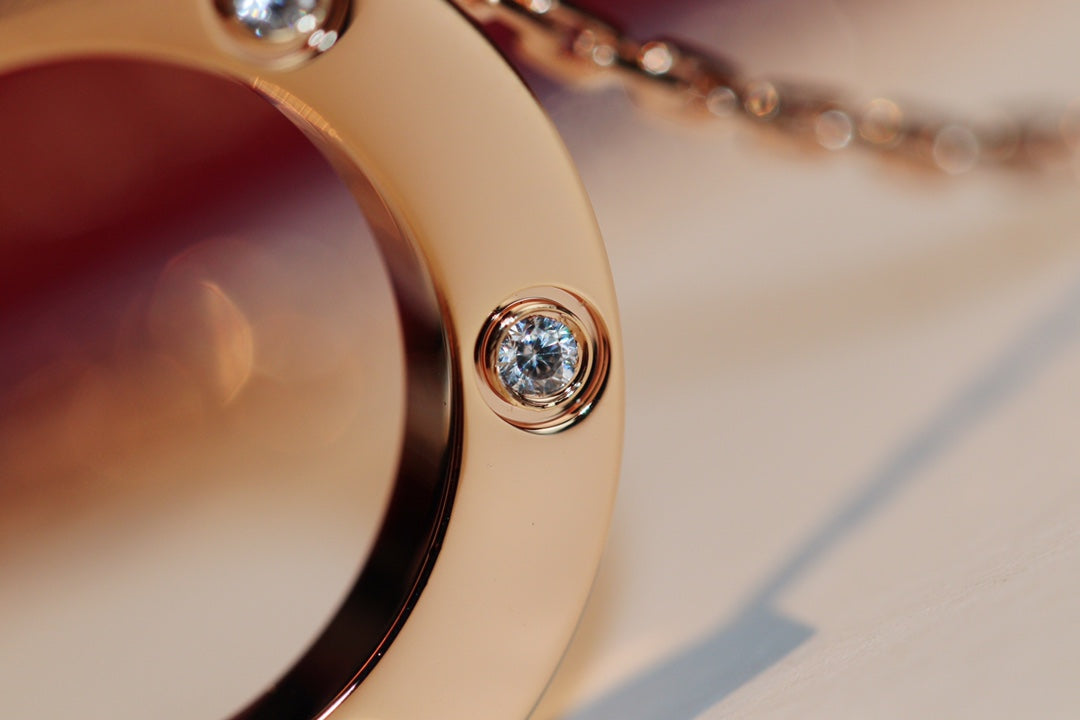 ¡®Lume Jewels¡¯LOVE NECKLACE 16MM 6 DIAMONDS PINK GOLD
