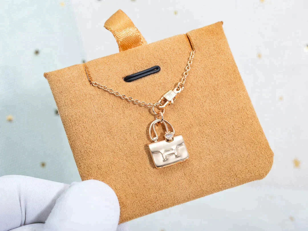 ¡®Lume Jewels¡¯AMULETTE PEDANT ROSE GOLD NECKLACE