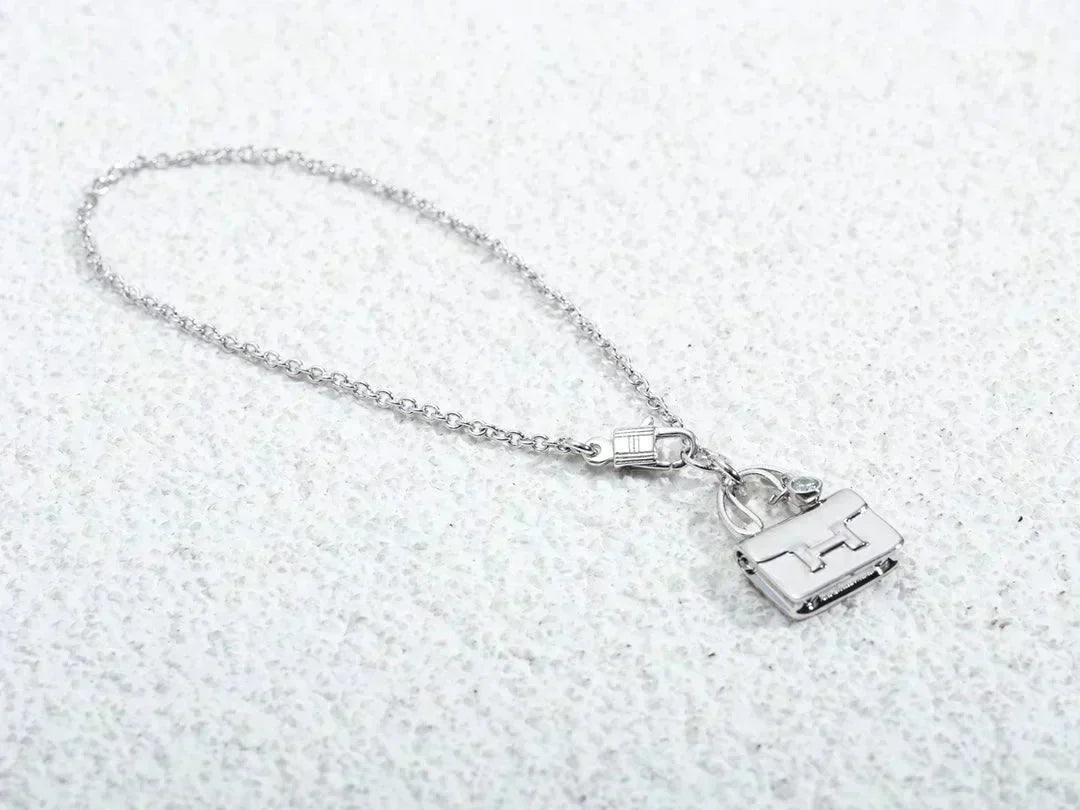 ¡®Lume Jewels¡¯AMULETTE PEDANT SILVER NECKLACE