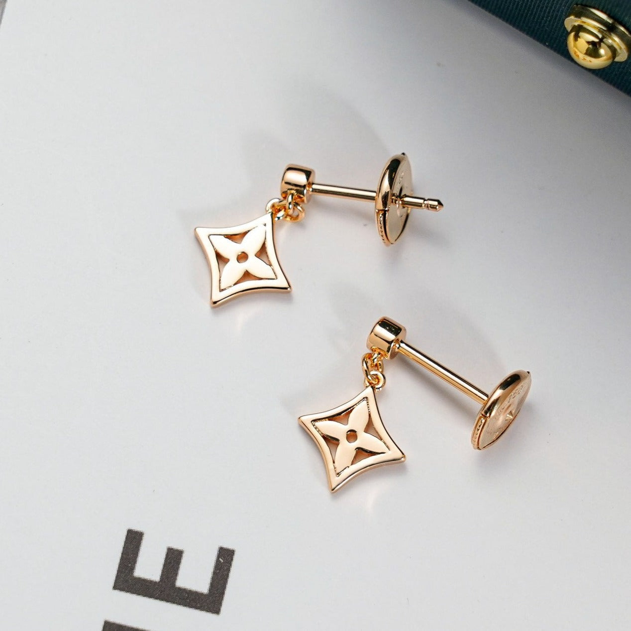 ¡®Lume Jewels¡¯STAR EARRINGS GOLD