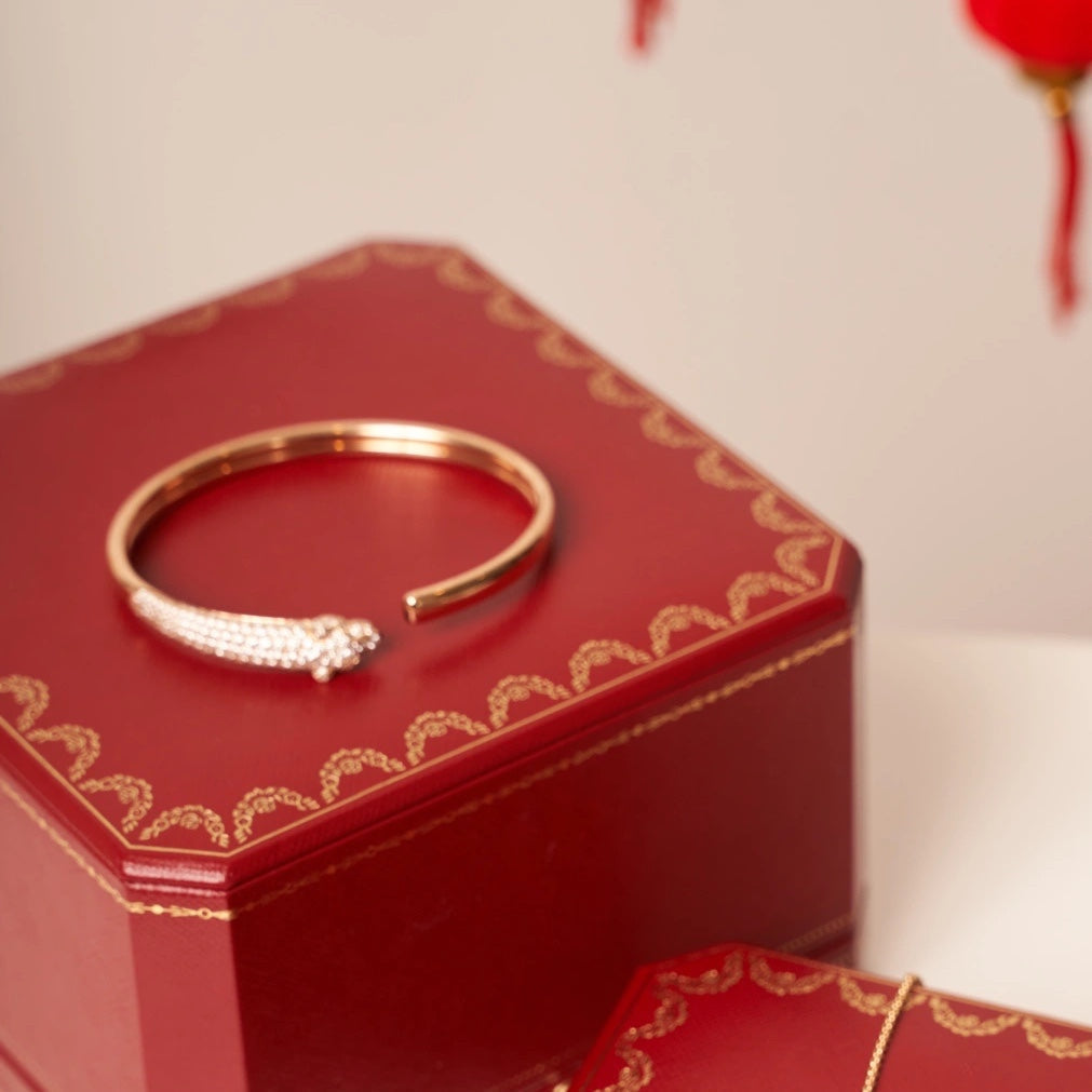 ¡®Lume Jewels¡¯PANTHERE ROSE GOLD DIAMOND OPEN BRACELET