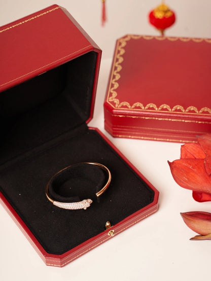 ¡®Lume Jewels¡¯PANTHERE ROSE GOLD DIAMOND OPEN BRACELET