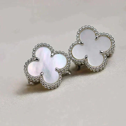 ¡®Lume Jewels¡¯CLOVER MEDIUM 1 MOTIFS  WHITE MOP EARRINGS SILVER
