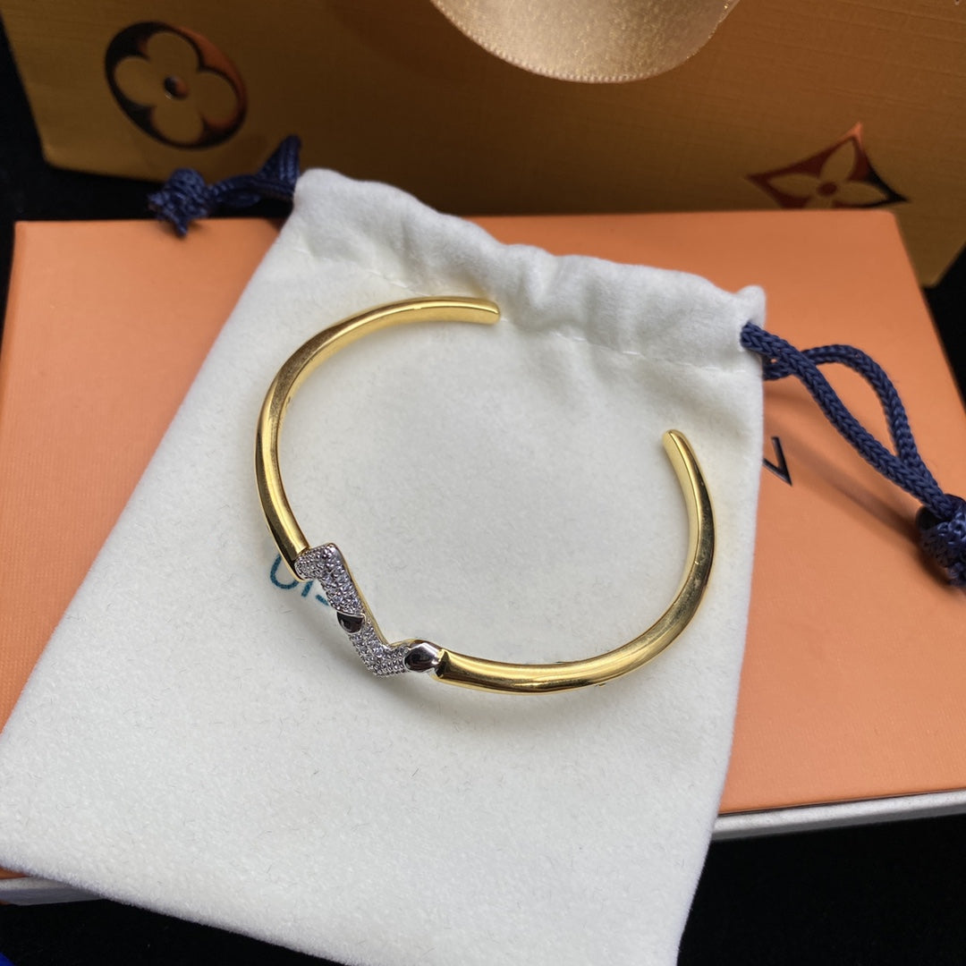 ¡®Lume Jewels¡¯VOLTE UPSITE DOWN DIAMOND GOLD OPEN BRACELET