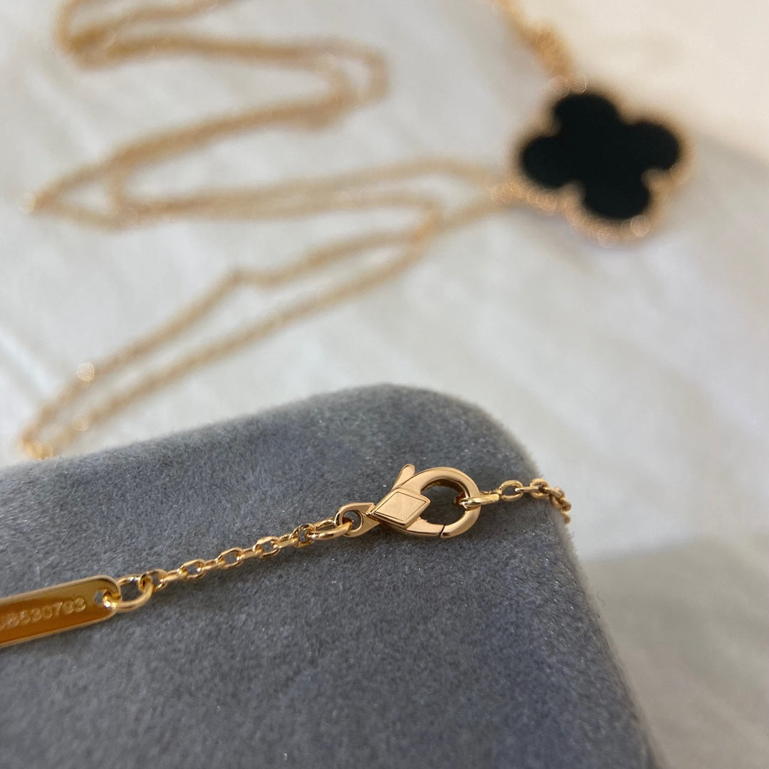 ¡®Lume Jewels¡¯CLOVER 25MM NECKLACE GOLD ONYX