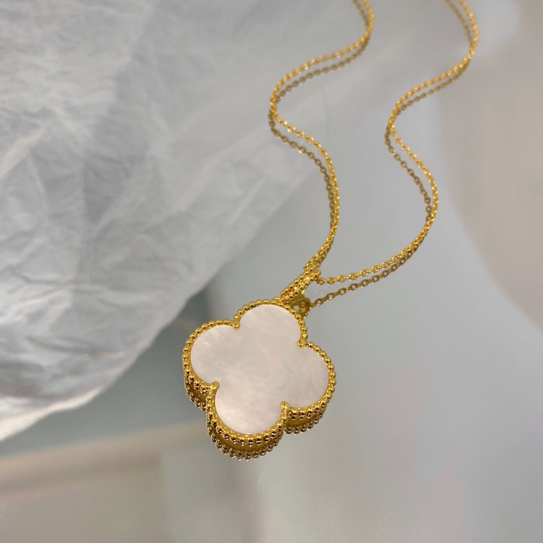 ¡®Lume Jewels¡¯CLOVER 25MM MOP LARGE PENDANT NECKLACE