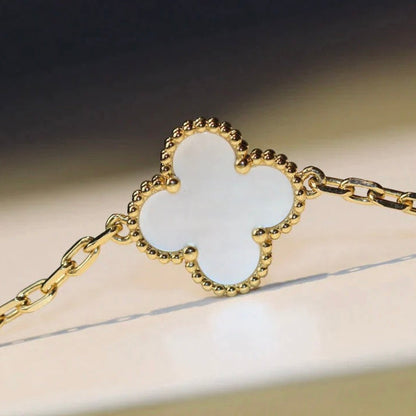 ¡®Lume Jewels¡¯CLOVER 20 MOTIFS WHITE MOP NECKLACE