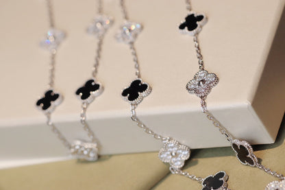 ¡®Lume Jewels¡¯CLOVER 20 MOTIFS ONYX DIAMOND SILVER