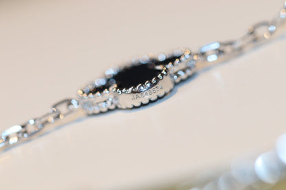 ¡®Lume Jewels¡¯CLOVER 20 MOTIFS ONYX DIAMOND SILVER