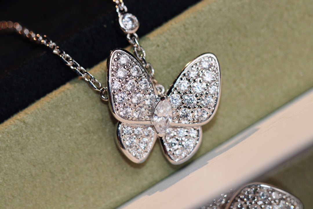 ¡®Lume Jewels¡¯BUTTERFLY DIAMOND NECKLACE