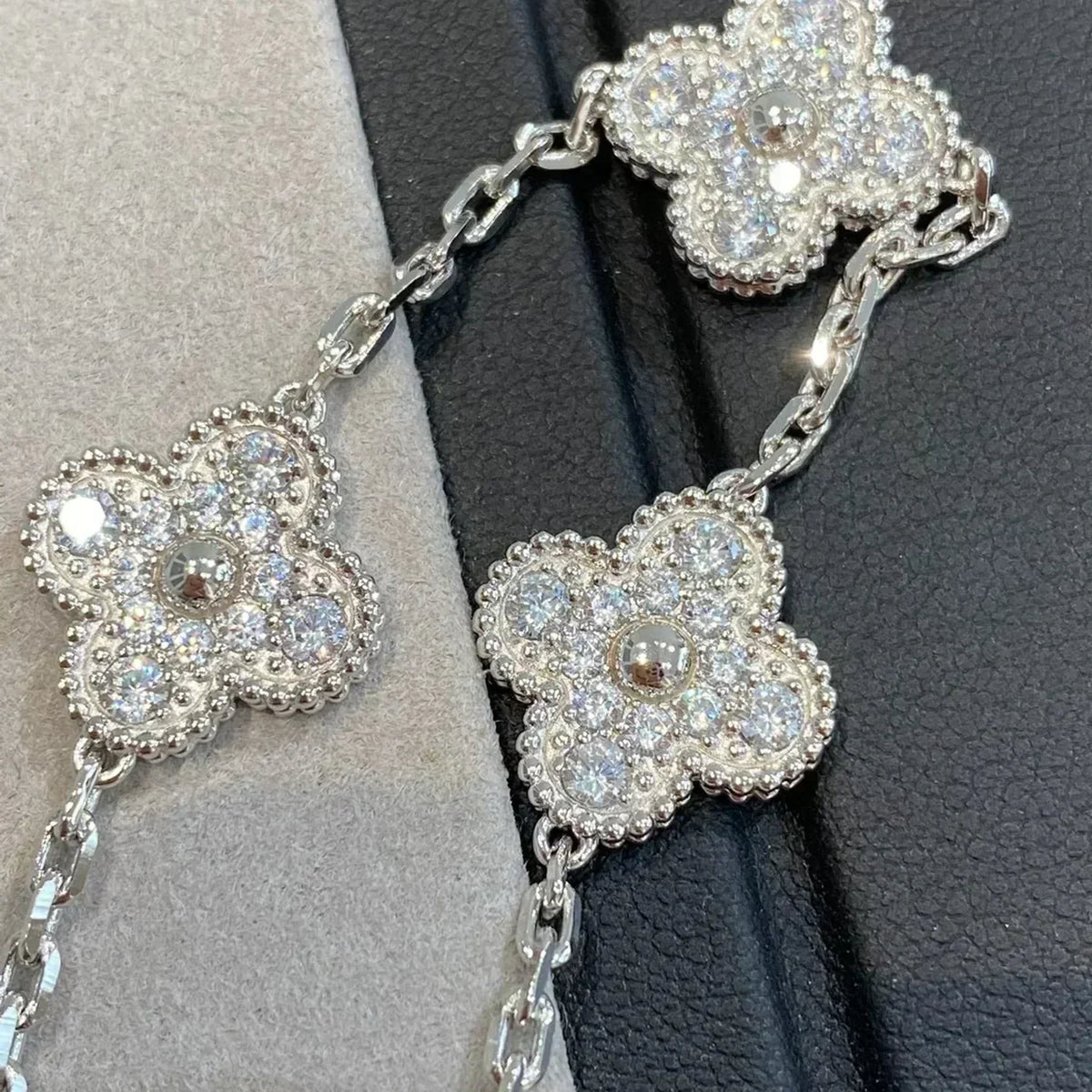 [Lume Jewels] New  CLOVER 5 MOTIF FULL DIAMOND BRACELET COLLECTION