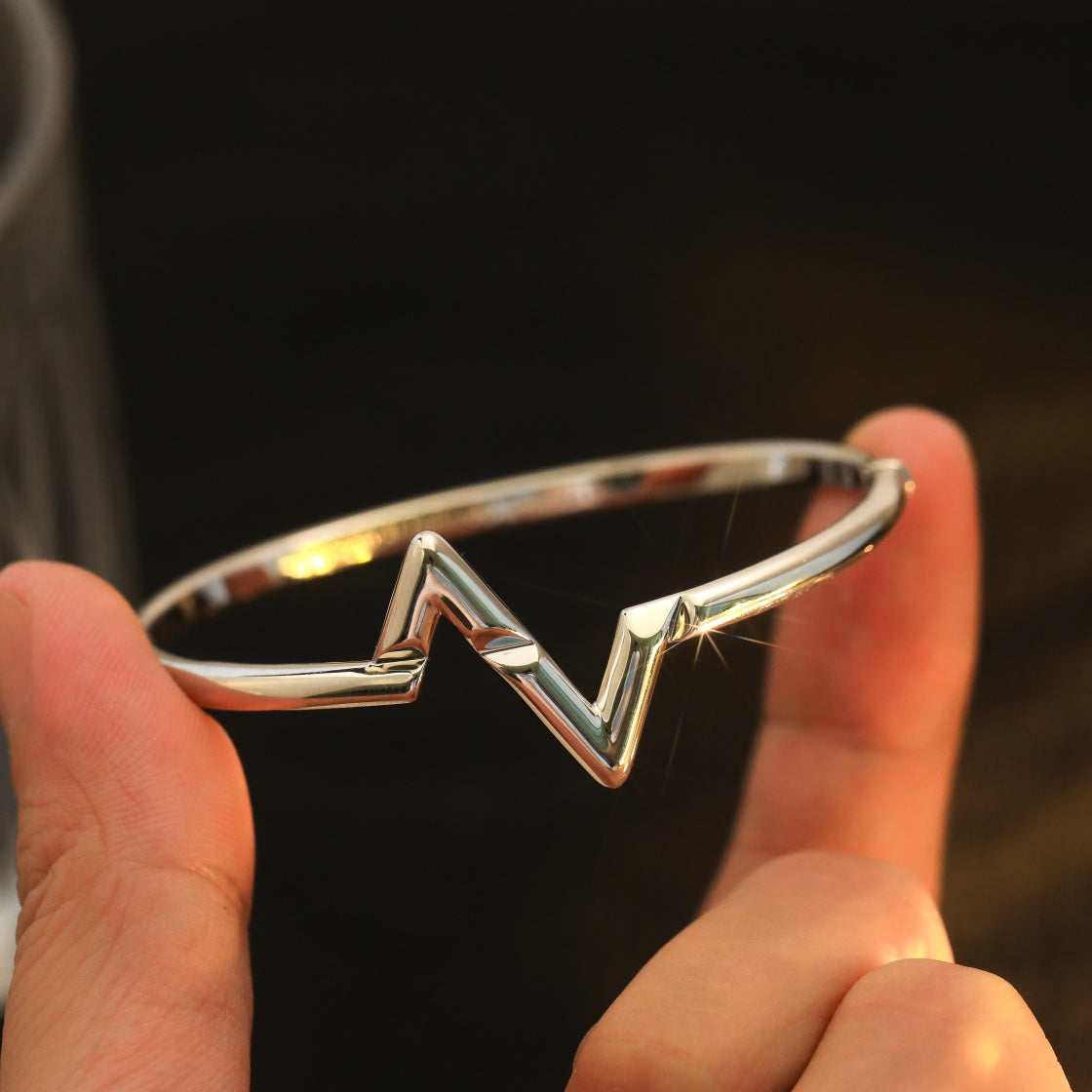 ¡®Lume Jewels¡¯VOLTE UPSITE DOWN BRACELET