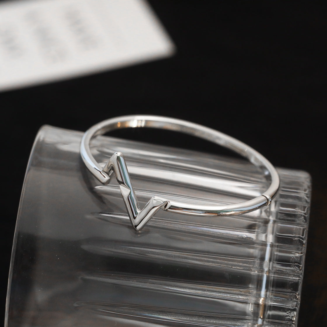 ¡®Lume Jewels¡¯VOLTE UPSITE DOWN BRACELET