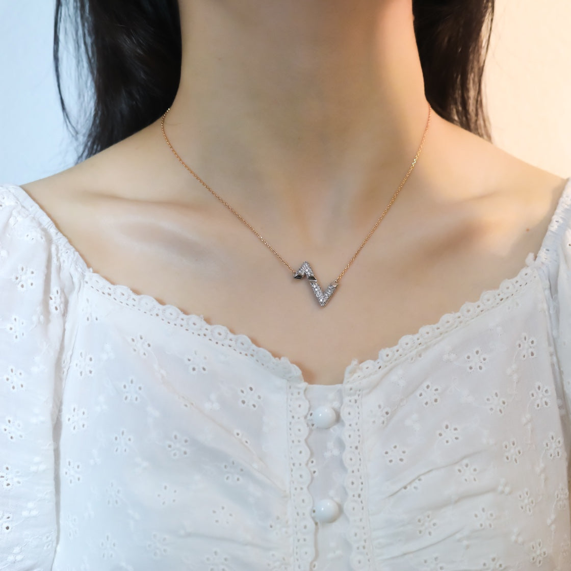¡®Lume Jewels¡¯VOLT SILVER DIAMOND PEDANT NECKLACE