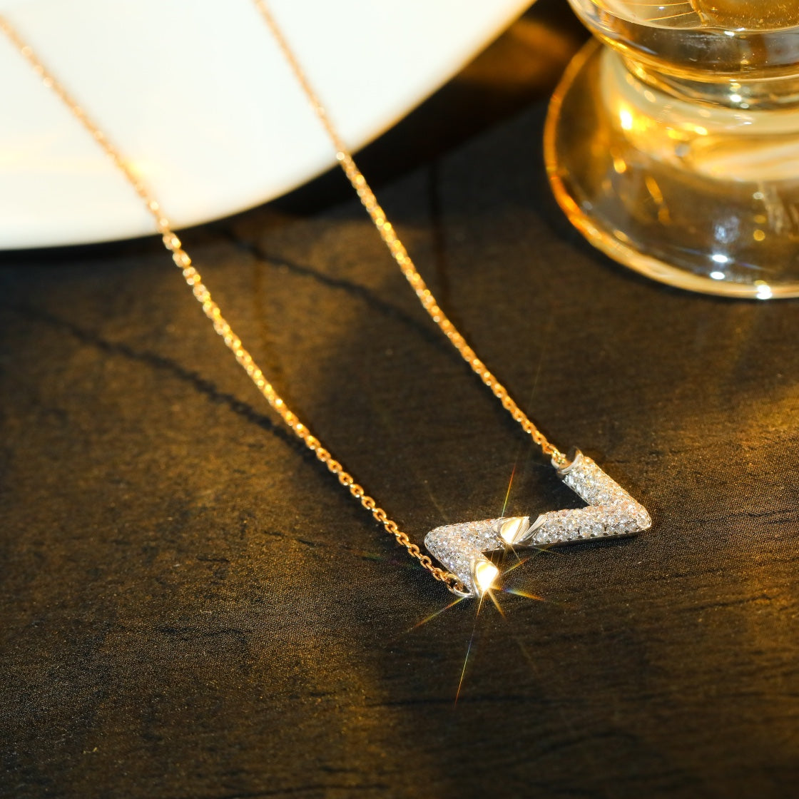 ¡®Lume Jewels¡¯VOLT SILVER DIAMOND PEDANT NECKLACE