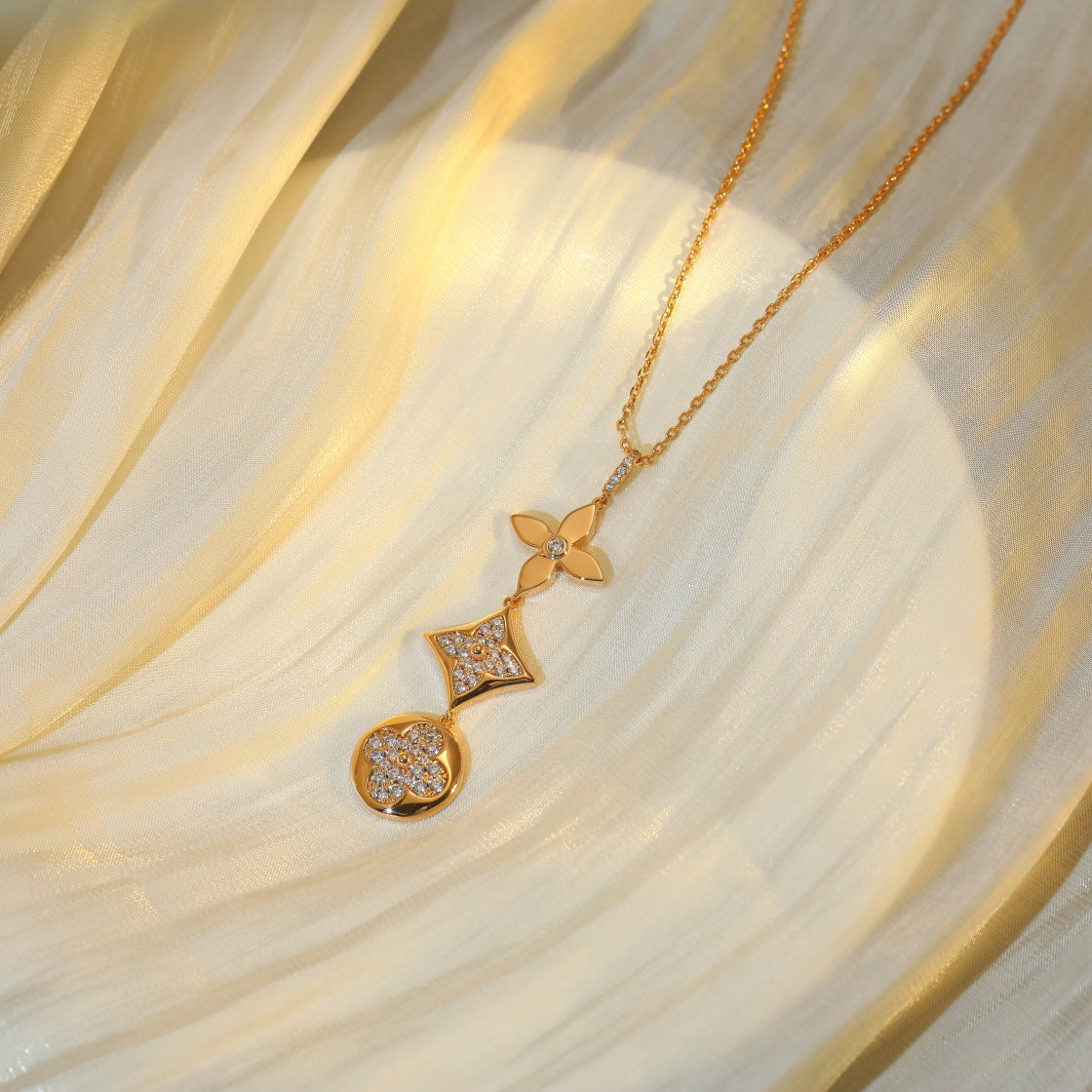 ¡®Lume Jewels¡¯STAR AND SUN DIAMOND PINK GOLD NECKLACE