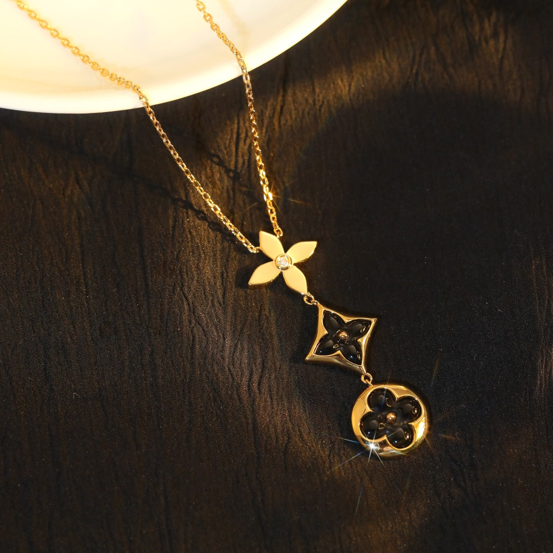 ¡®Lume Jewels¡¯STAR AND SUN ONYX PINK GOLD NECKLACE