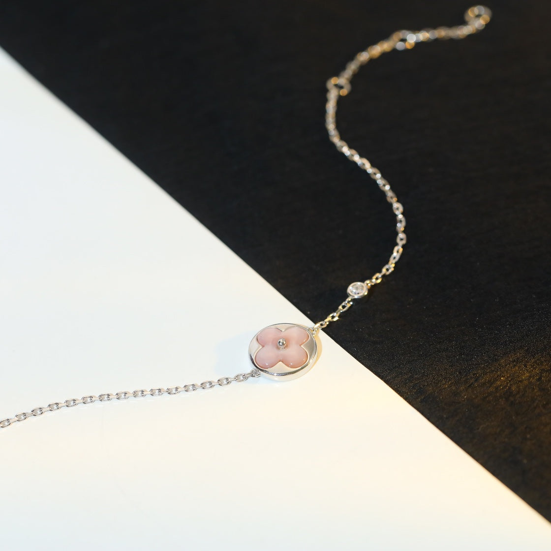 ¡®Lume Jewels¡¯SUN MOTIF PINK MOP SILVER BRACELET
