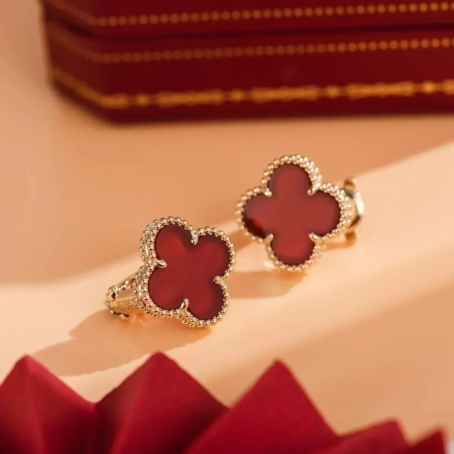 ¡®Lume Jewels¡¯CLOVER MEDIUM 1 MOTIFS CARNELIAN  EARRINGS