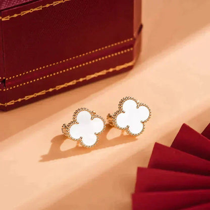 ¡®Lume Jewels¡¯CLOVER MEDIUM 1 MOTIFS  WHITE MOP STUD EARRINGS