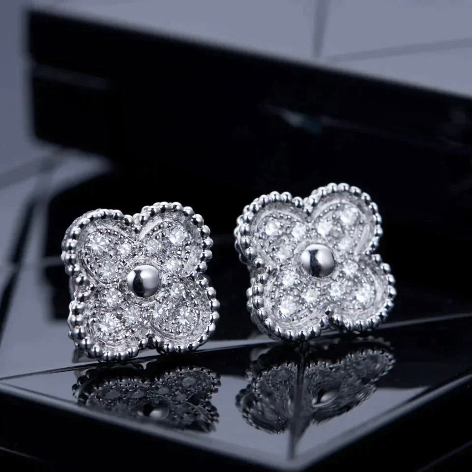 ¡®Lume Jewels¡¯CLOVER 1 MOTIFS DIAMOND STUD EARRINGS SILVER