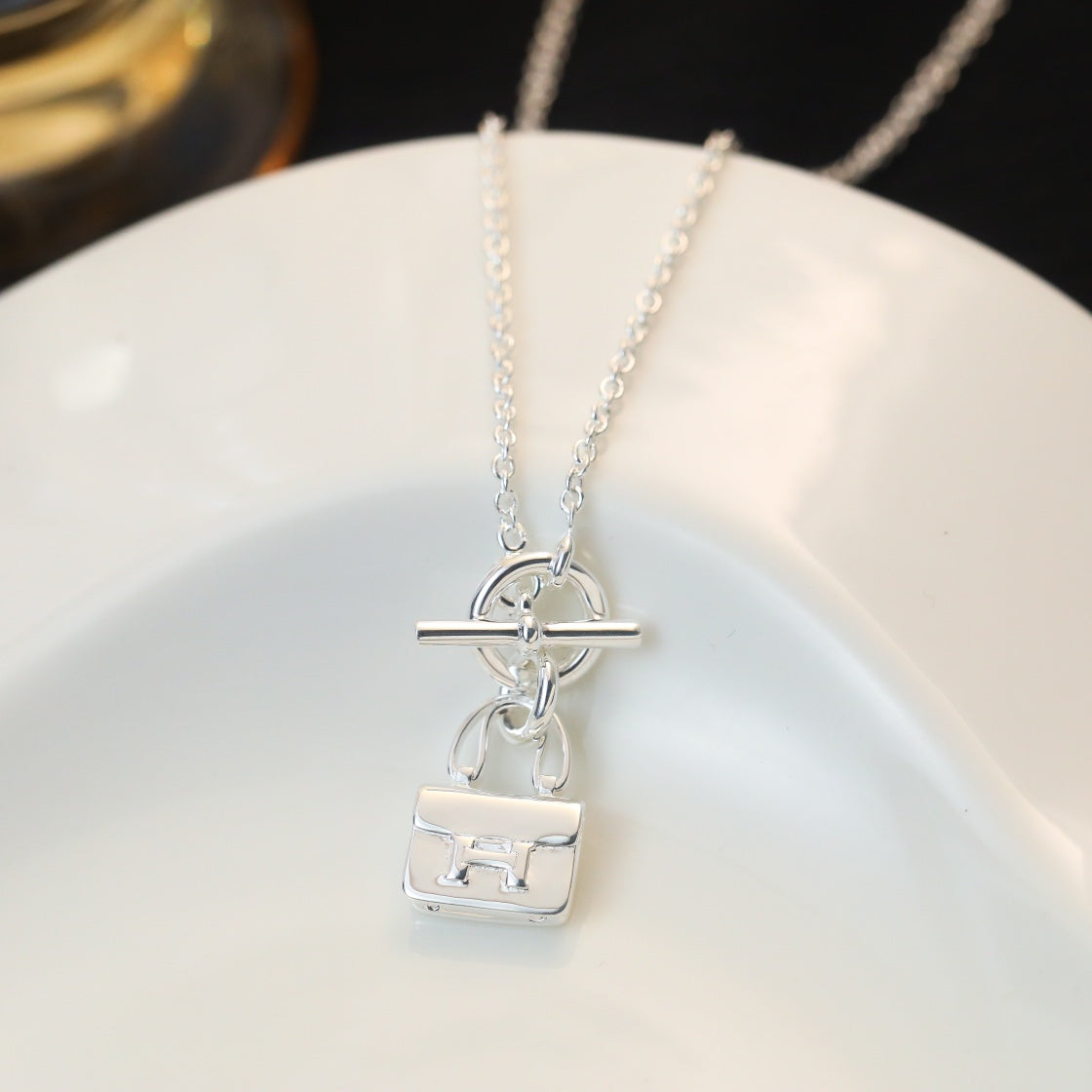 ¡®Lume Jewels¡¯POP H PEDANT SILVER NECKLACE