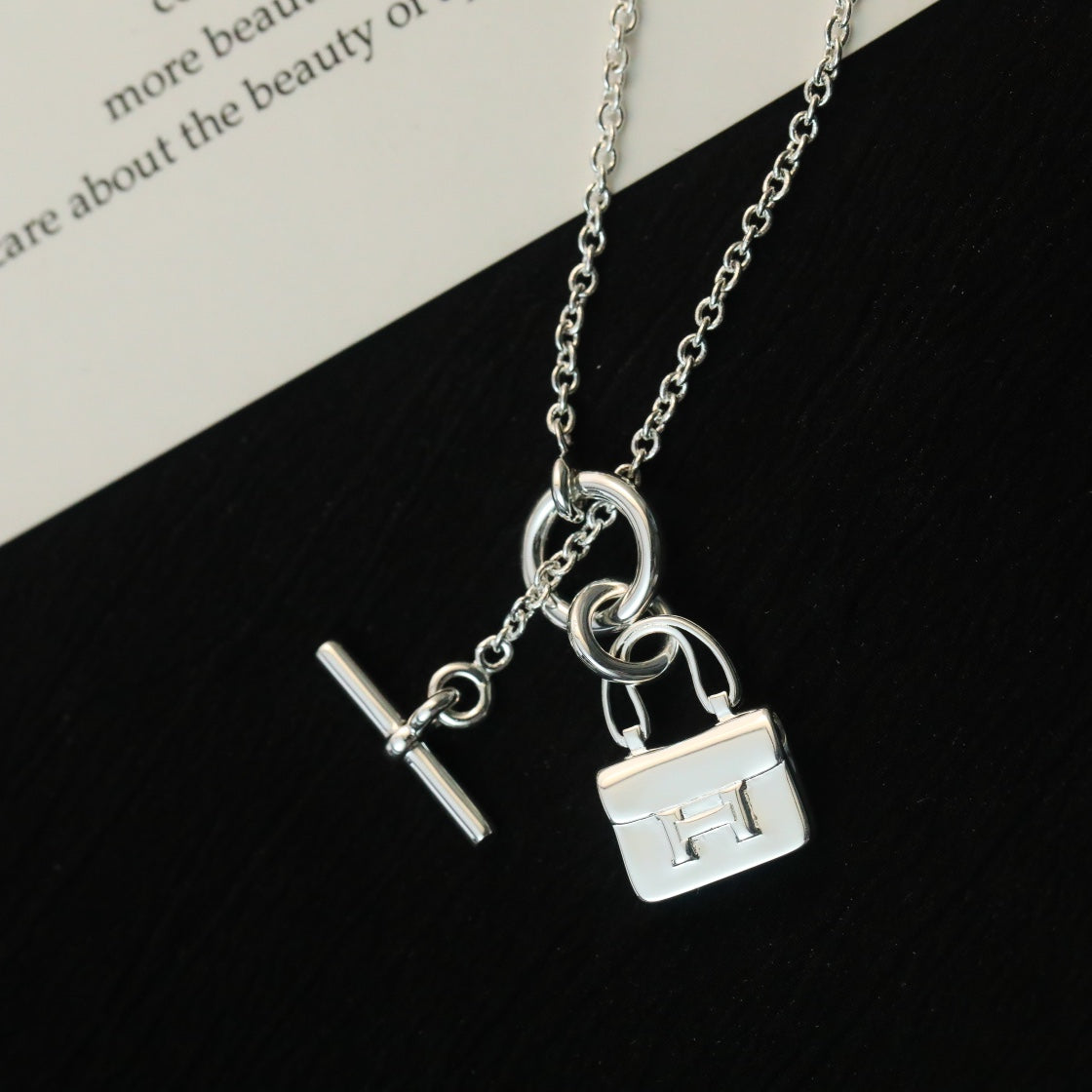¡®Lume Jewels¡¯POP H PEDANT SILVER NECKLACE