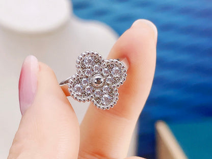 ¡®Lume Jewels¡¯CLOVER DIAMOND RING